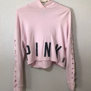 Long sleeve cropped pink shirt with hood